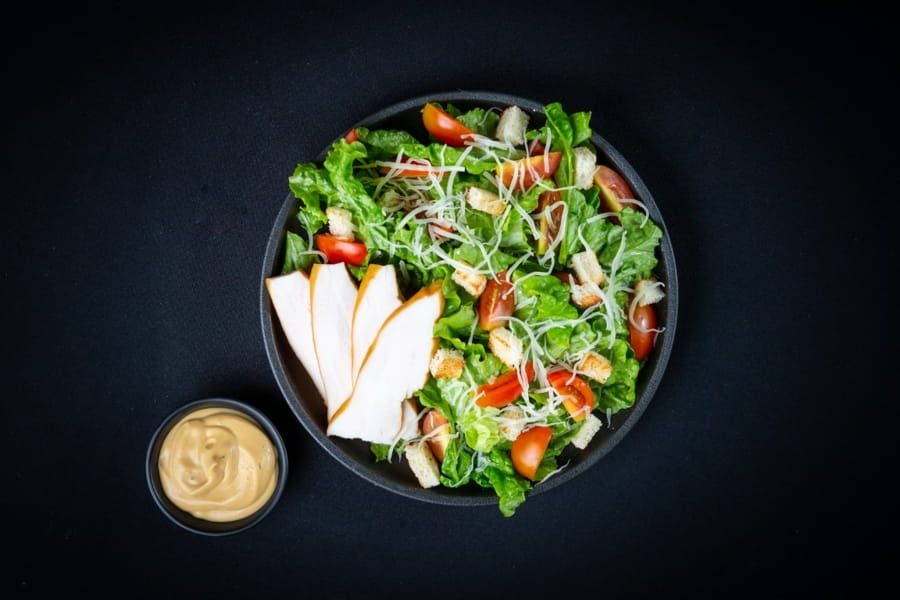 Цезарь с курицей