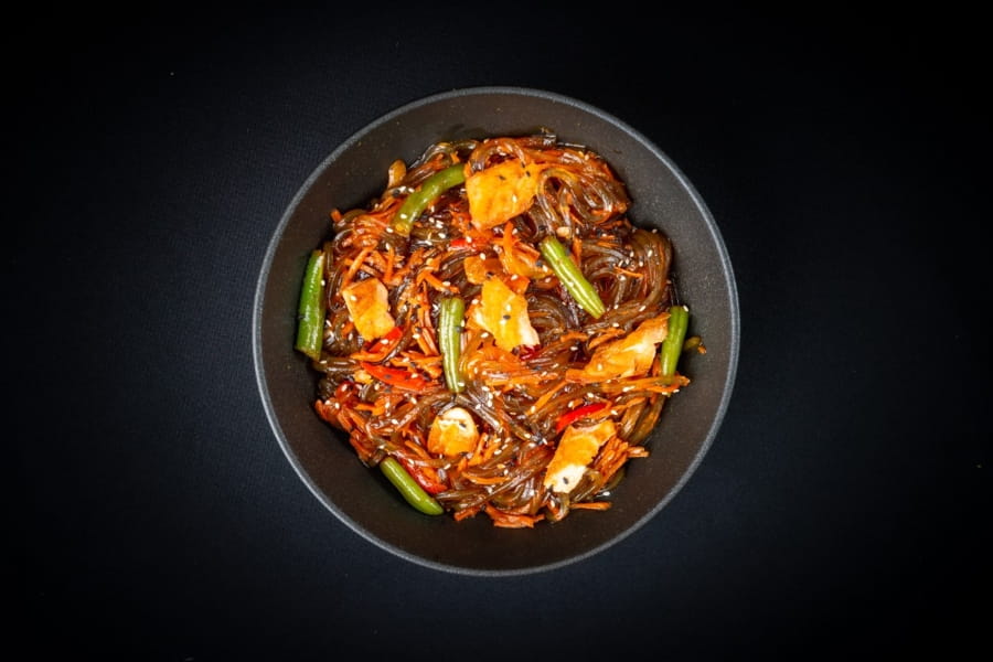 Стеклянная лапша с лососем