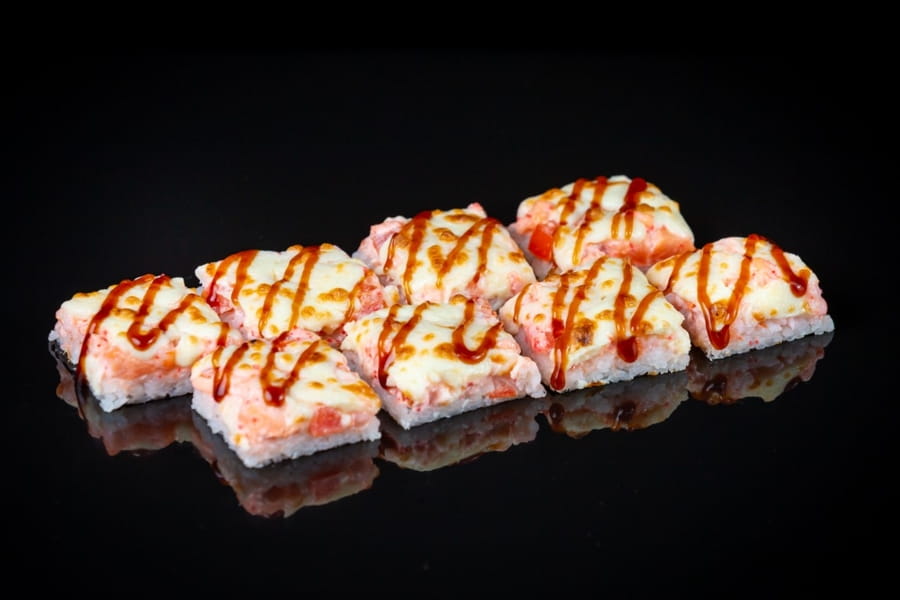 Суси-пицца с лососем и креветкой