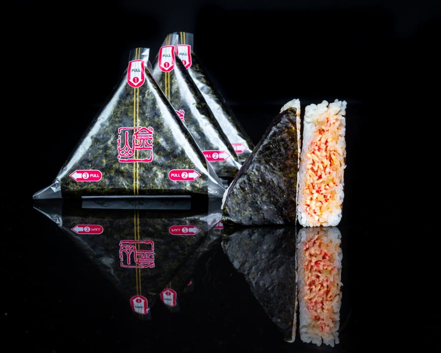 Онигири с крабом